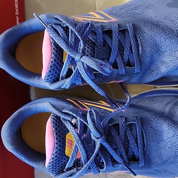 NEW BALANCE TRAINING WIDE SIZE 6  FRESH FOAM 680 - Picture 3 of 10